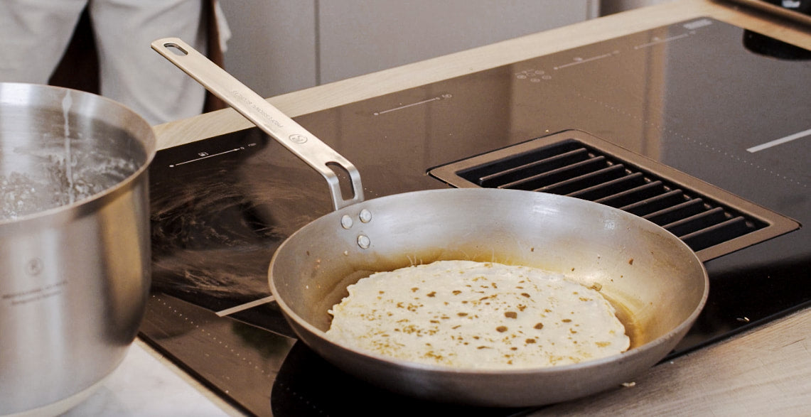 Set of carbon steel frying pans: 4 pieces