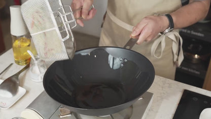 Carbon steel wok pan